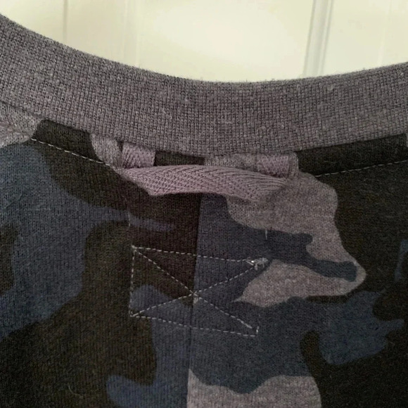 Prana Cozy Up Black and Gray Camo Sweatshirt Size Medium NWT - Picture 8 of 9